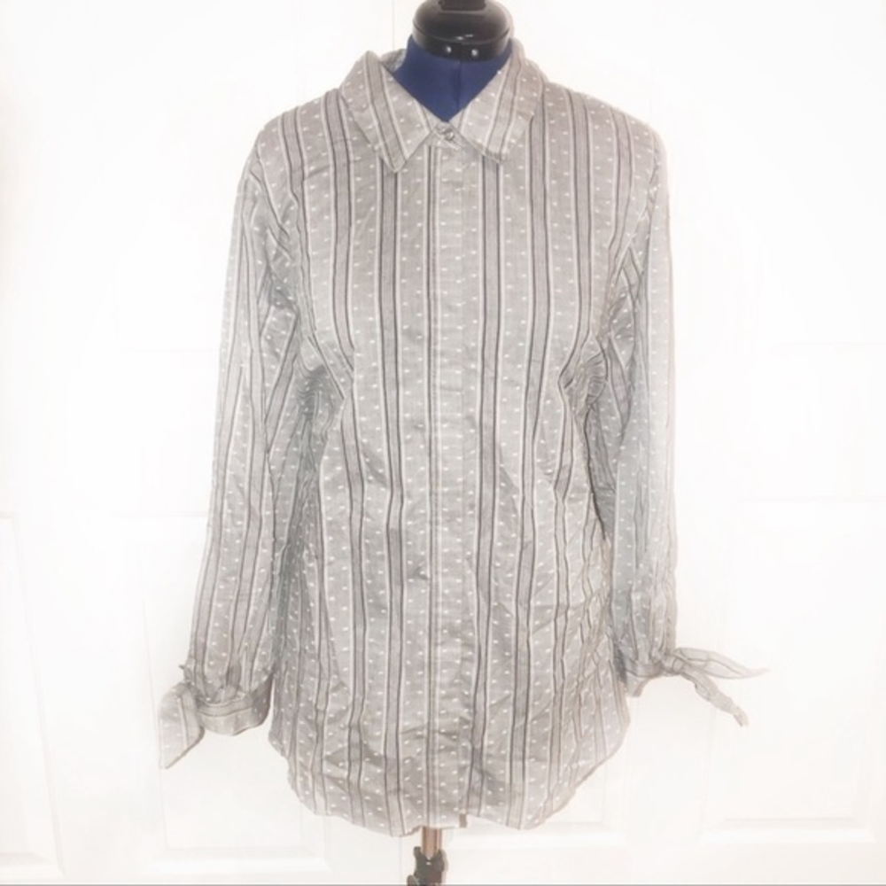 Lane Bryant 28 grey stripe dot texture button up 100% cotton bow cuff‎ shirt
